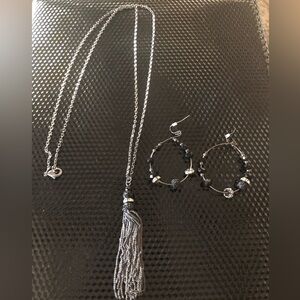 Silver tone necklace/earrings set, Chain Tassel, Black & Silver Beading, NWT